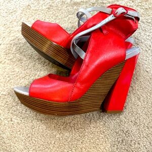 Extremely comfortable Tomato, orange wedges